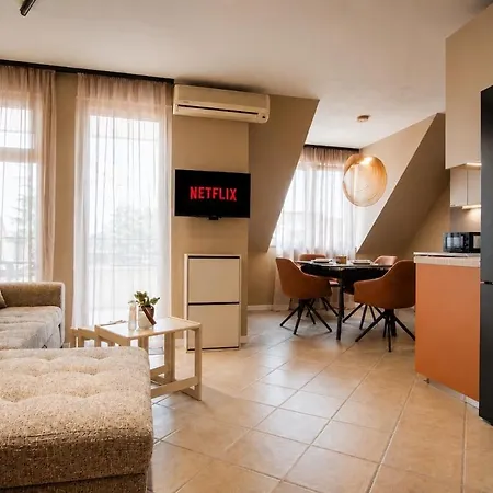Sea Garden Center 1 Br